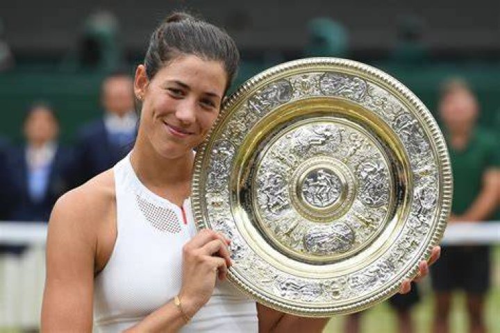 Garbiñe Muguruza home: Where does Garbiñe Muguruza live? 1 What ethnicity is Garbine Muguruza Where is Garbine Muguruza from