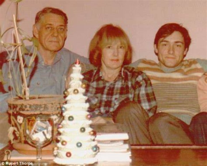 What happened to Kevin Spacey's father?