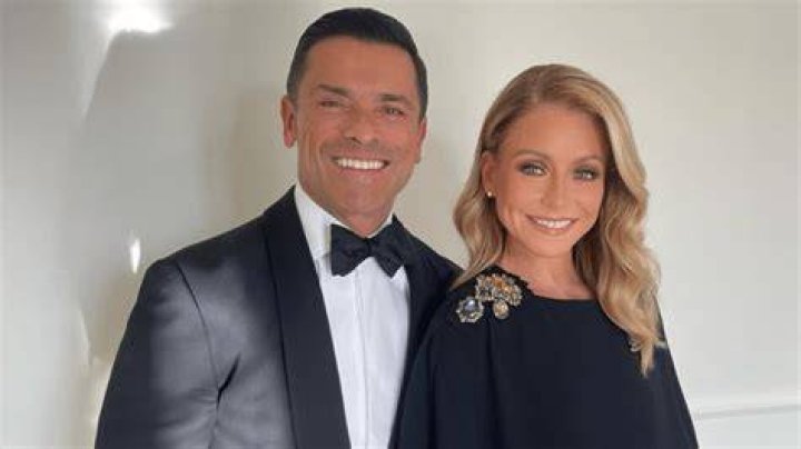 What is Kelly Ripa’s net worth?
