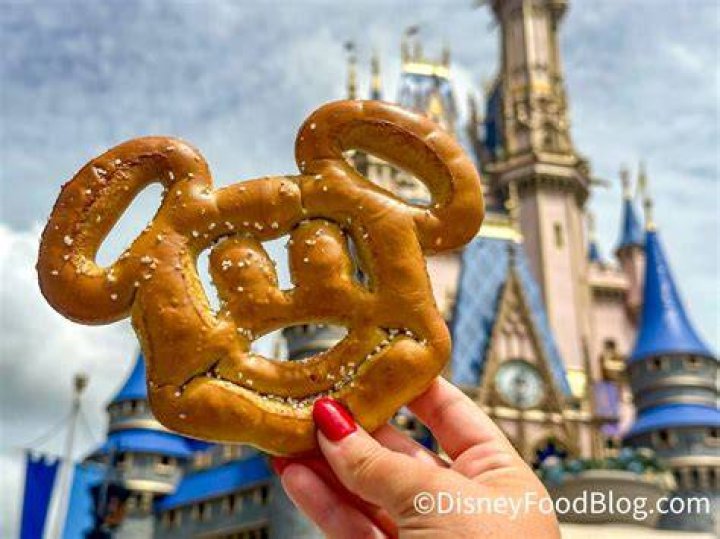 What is Mickey’s favorite food? – Celebrity