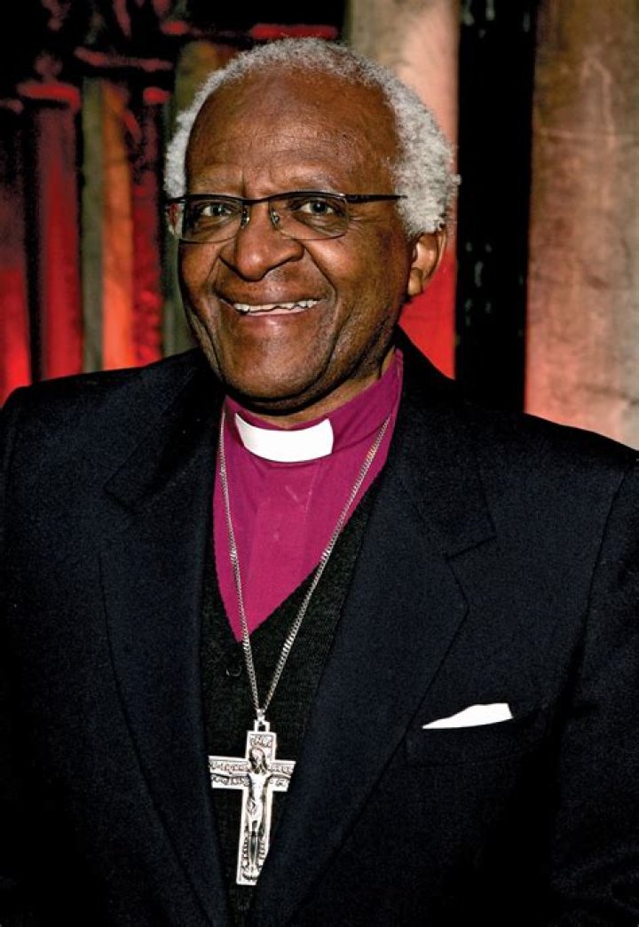 When did Desmond Tutu die?