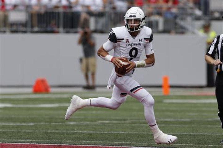Where did Desmond Ridder go to college? Did Desmond Ridder play college football?
