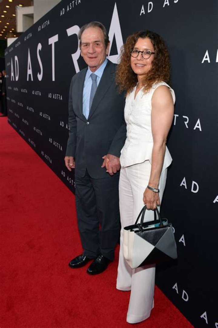 Where did Tommy Lee Jones meet his wife Dawn Laurel-Jones?