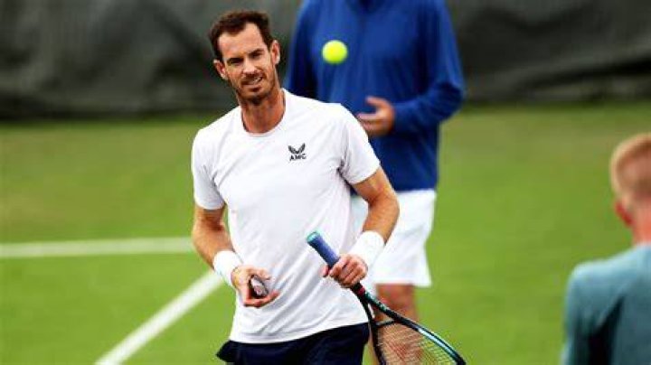 Where does Andy Murray live now?