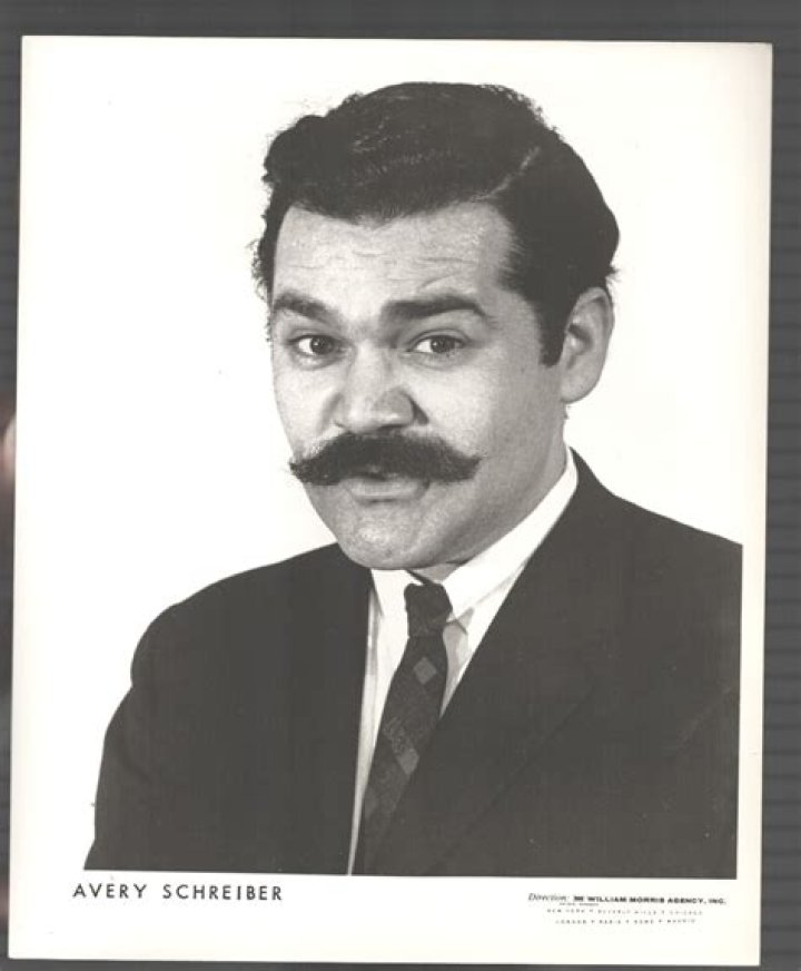 Where is Avery Schreiber buried?