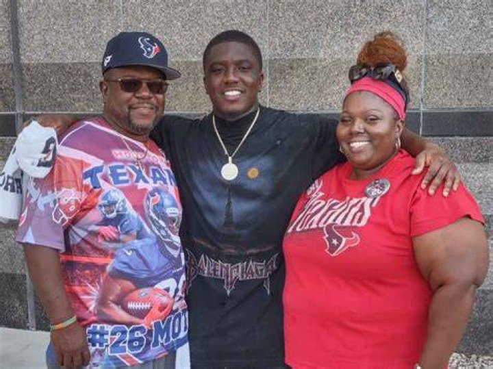 who are devin singletary parents where is devin singletary parents from what is devin singletary parents nationality 6323f4c07b8cc 1663300800