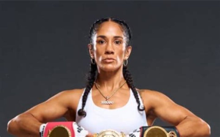 Who is Amanda Serrano trainer?