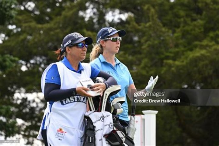 Who is Ashleigh Buhai caddie?