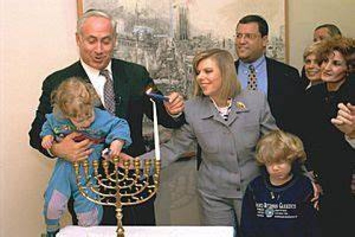 Who is Noa Netanyahu-Roth’s husband Daniel Roth?
