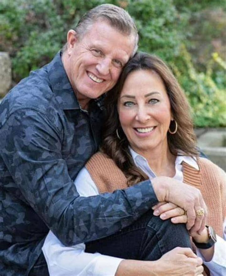 Who is Pastor John Lowe II's married to?