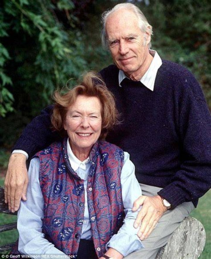 Who is Sir George Martin's first wife Sheena Chisholm, and where is she now?
