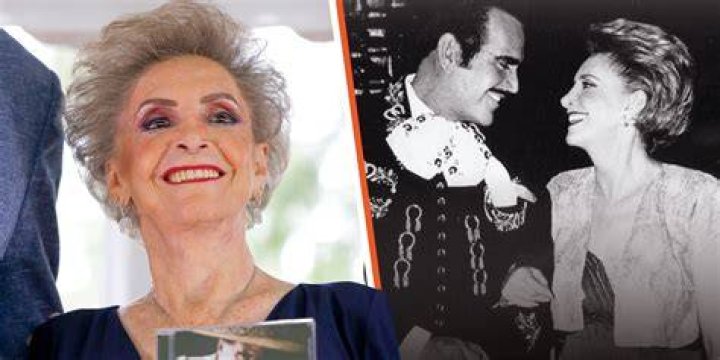 Who is Vicente Fernández wife Maria del Refugio Abarca Villaseñor?