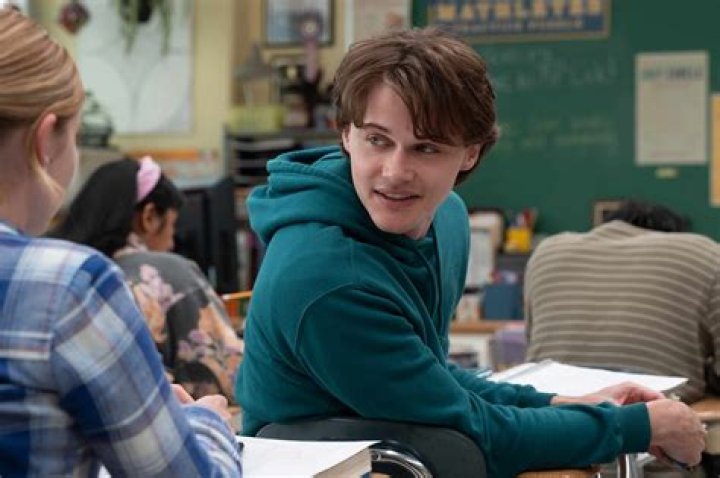 Who plays Aaron Samuels in ‘Mean Girls’ 2024?