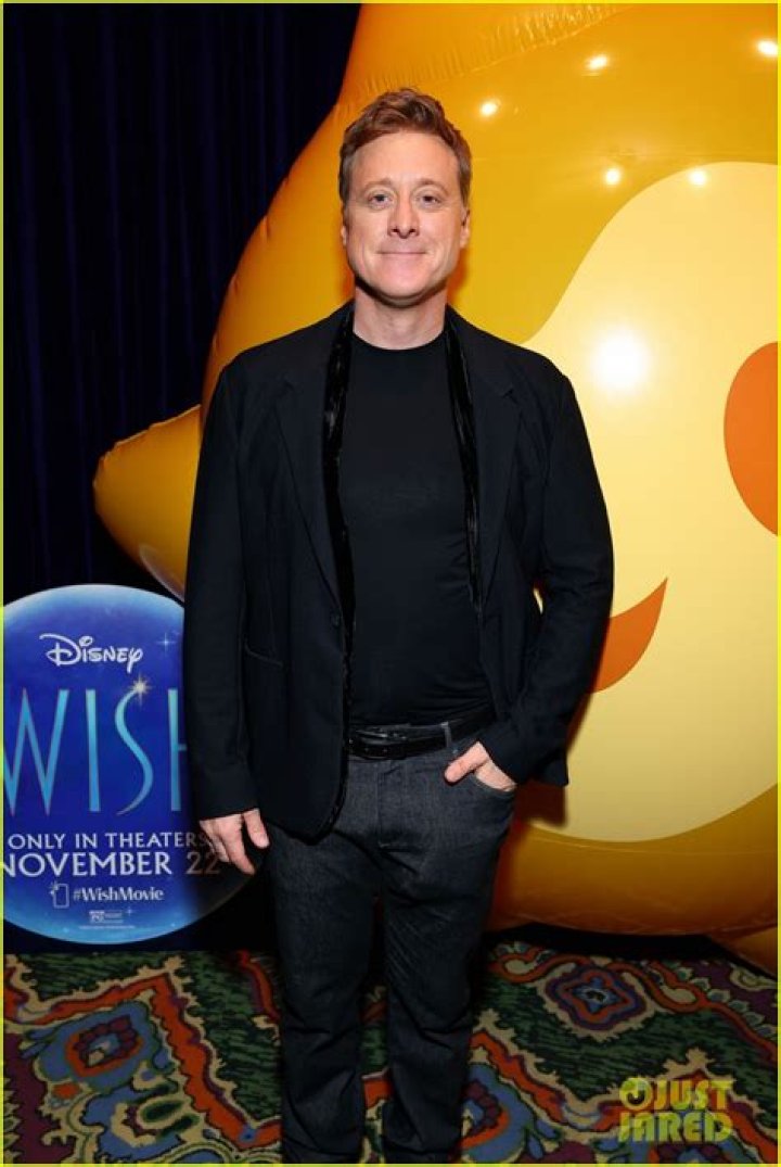 Who plays the voice of Nick Wilde?