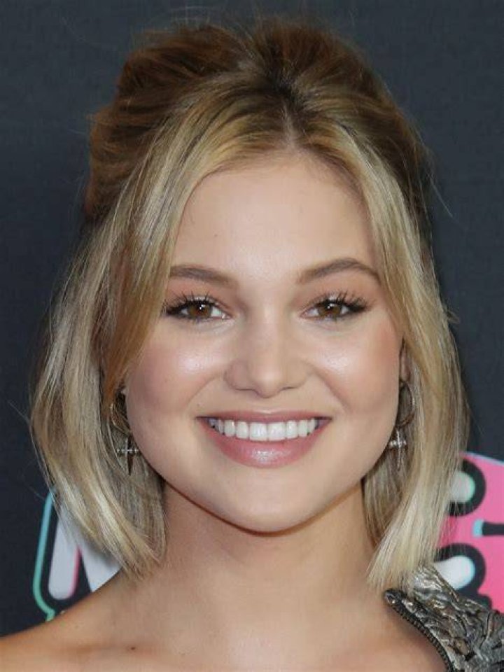 Why did Olivia Holt leave kickin it?