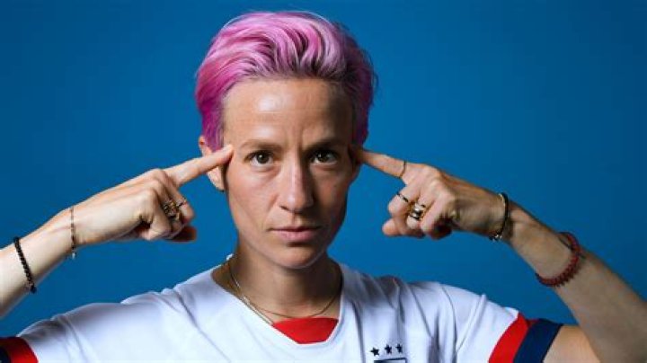 Why does Megan Rapinoe have pink hair?