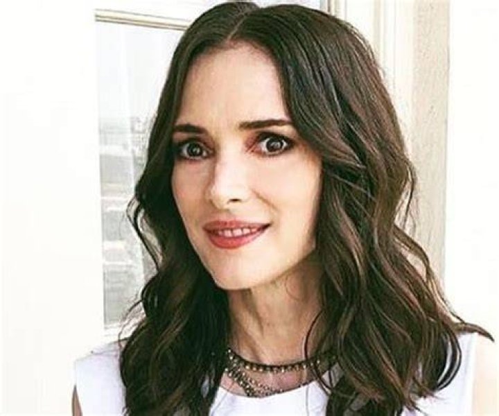 Winona Ryder Biography - Facts, Childhood, Family Life & Achievements