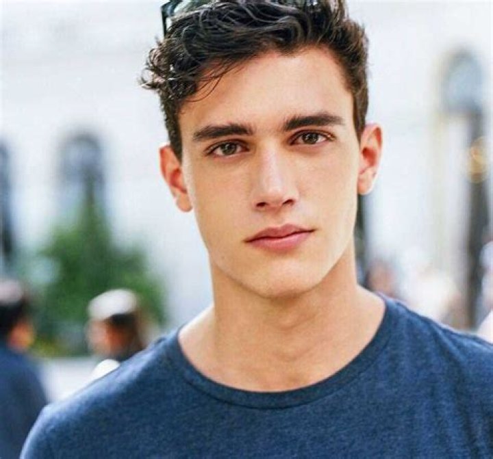 Xavier Serrano Biography