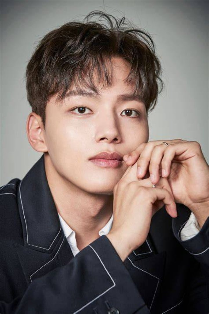 Yeo Jin-goo Biography