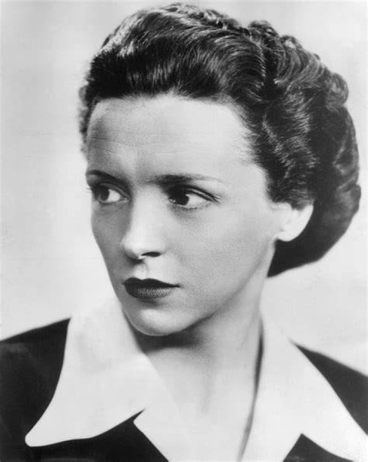 &Egrave;ve Curie